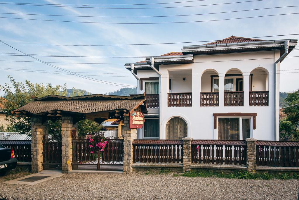 Pensiunea Loredana Gura Humorului Exterior foto